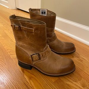 FRYE Maxitred Moto Oil Resistant Leather Boots 8.5